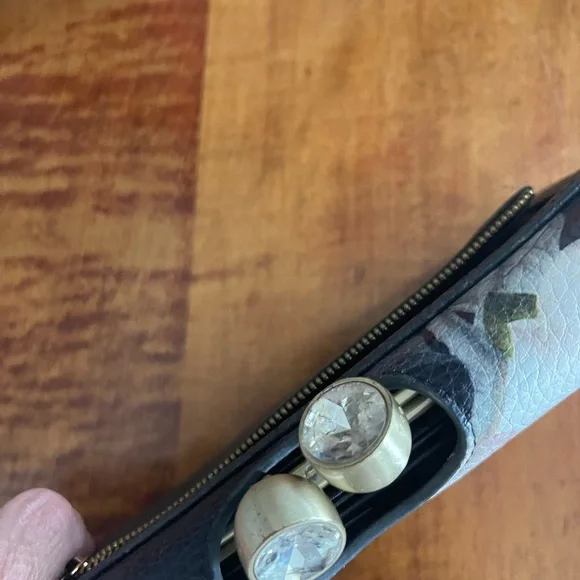 Ted Baker Black and White Floral Wallet - Picture 3 of 3